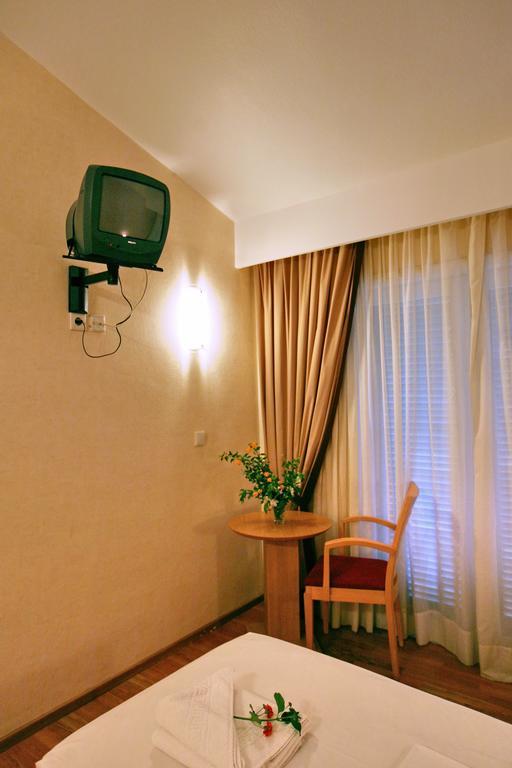 Sandy Bay Hotel Plomari Bilik gambar
